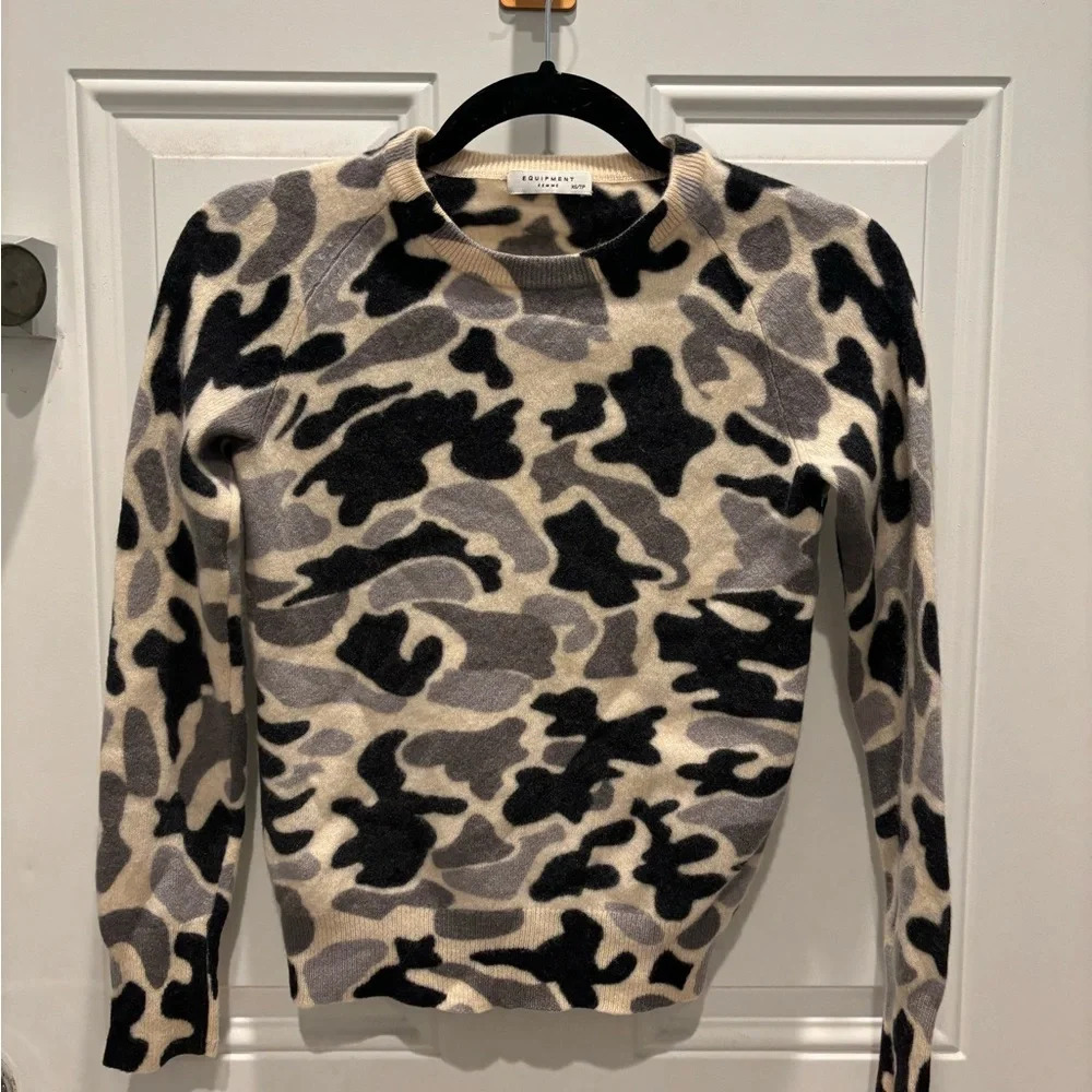 Equipment Femme 100% Cashmere  Camo Crewneck Sweater